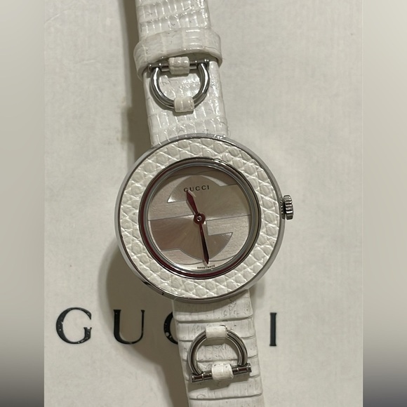 Gucci White Textured Ladies Leather Watch - Picture 2 of 15